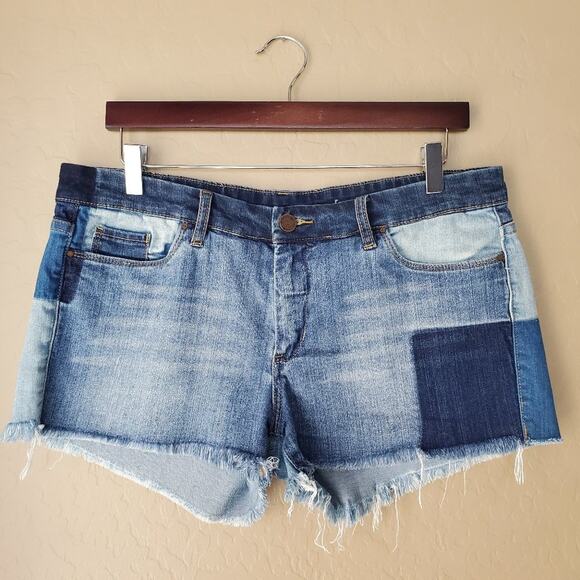 Blank NYC Cut Off Patchwork Denim Shorts - Picture 2 of 9